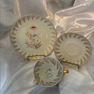 Bavaria Elfenbein Porzellan Tea Cup, Saucer & Cake/Cookie plate.